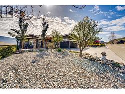 Featuring 3 bedroom and 3 bathroom - 