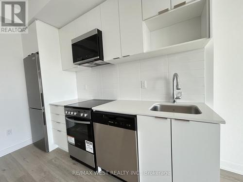 708 - 4569 Kingston Road, Toronto, ON - Indoor Photo Showing Kitchen