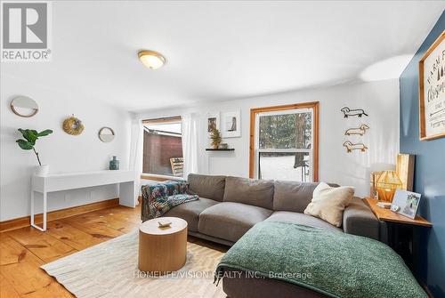 314 Russell Street, Midland, ON - Indoor Photo Showing Living Room