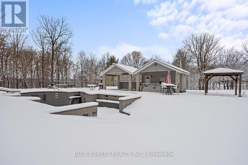 2955 Catherine Street, Thames Centre (Dorchester), ON - Outdoor