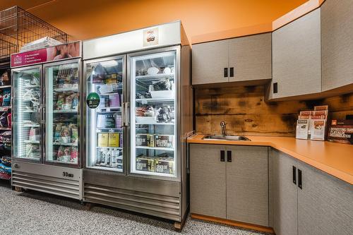 Commerce - 20-7405 Boul. Grande-Allée, Brossard, QC 