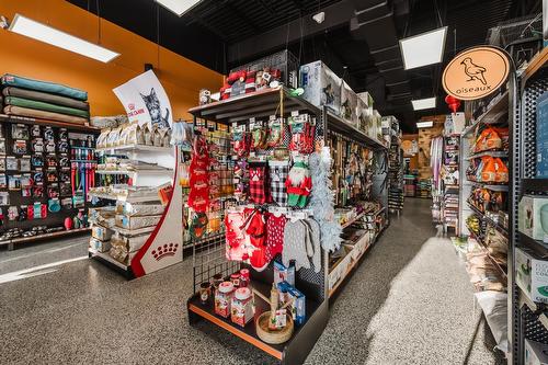 Commerce - 20-7405 Boul. Grande-Allée, Brossard, QC 