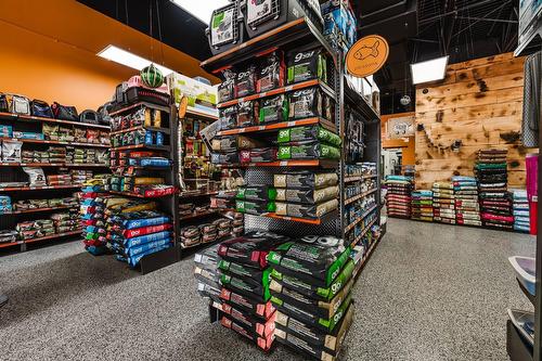 Commerce - 20-7405 Boul. Grande-Allée, Brossard, QC 