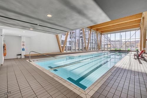 Piscine - 901-1180 Rue Louis-Adolphe-Robitaille, Québec (La Cité-Limoilou), QC - Indoor Photo Showing Other Room With In Ground Pool