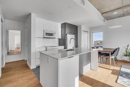 Cuisine - 901-1180 Rue Louis-Adolphe-Robitaille, Québec (La Cité-Limoilou), QC - Indoor Photo Showing Kitchen With Upgraded Kitchen