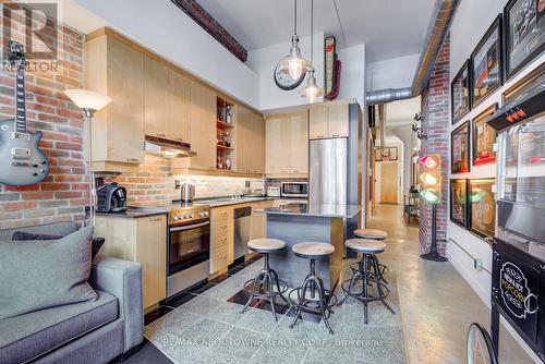 826 - 155 Dalhousie Street, Toronto, ON - Indoor Photo Showing Kitchen