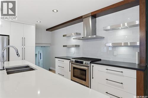 901 6Th Street E, Saskatoon, SK - Indoor Photo Showing Kitchen With Stainless Steel Kitchen With Double Sink With Upgraded Kitchen