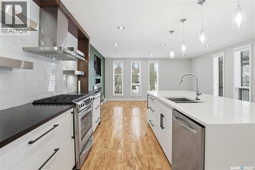 901 6Th Street E, Saskatoon, SK - Indoor Photo Showing Kitchen With Double Sink With Upgraded Kitchen