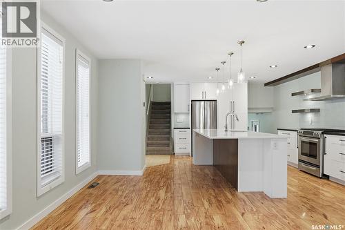 901 6Th Street E, Saskatoon, SK - Indoor Photo Showing Kitchen With Stainless Steel Kitchen With Upgraded Kitchen