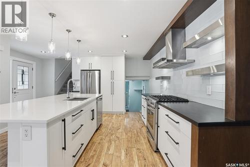901 6Th Street E, Saskatoon, SK - Indoor Photo Showing Kitchen With Upgraded Kitchen