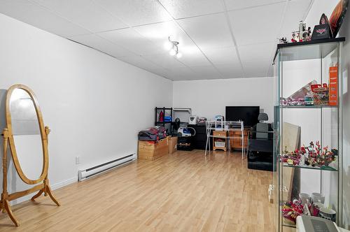 Salle familiale - 651 Rue Delorme, Granby, QC - Indoor Photo Showing Other Room