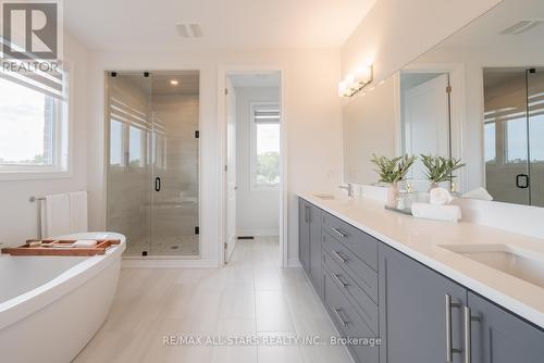 129 Busato Drive, Whitchurch-Stouffville, ON - Indoor Photo Showing Bathroom