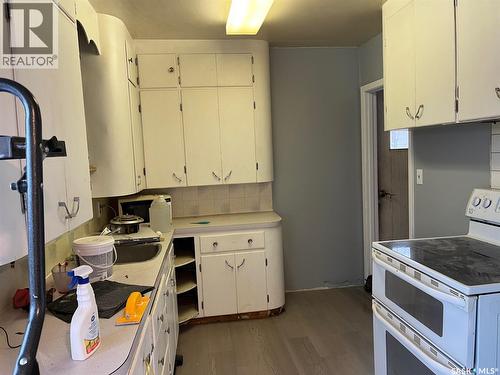 211 2Nd Street E, Lafleche, SK - Indoor Photo Showing Kitchen