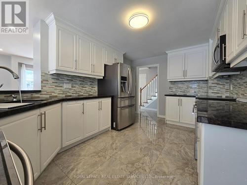Upper - 2932 Cape Hill Crescent, Mississauga, ON - Indoor Photo Showing Kitchen
