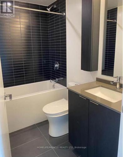 918 - 86 Dundas Street E, Mississauga, ON - Indoor Photo Showing Bathroom