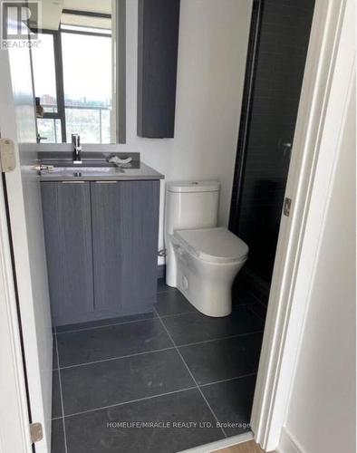 918 - 86 Dundas Street E, Mississauga, ON - Indoor Photo Showing Bathroom