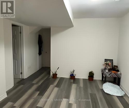 3943 Koenig Road, Burlington, ON - Indoor