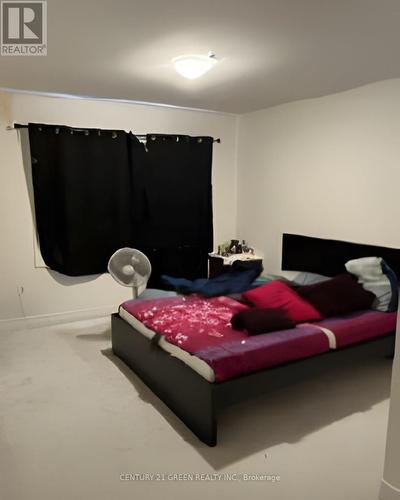 3943 Koenig Road, Burlington, ON - Indoor Photo Showing Bedroom