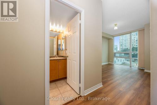 Ensuite bath in primary bedroom - 307 - 208 Enfield Place, Mississauga, ON - Indoor Photo Showing Other Room