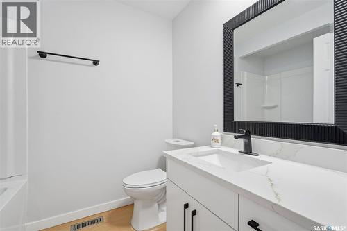 19 Barr Place, Saskatoon, SK - Indoor Photo Showing Bathroom