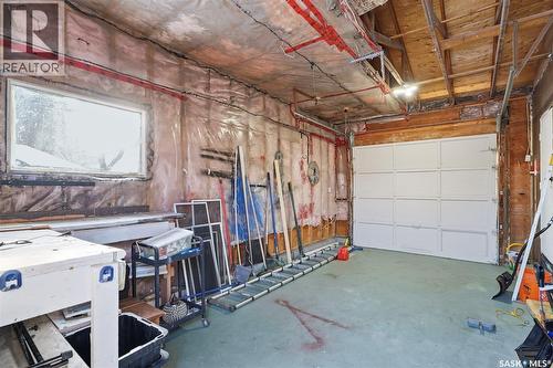 19 Barr Place, Saskatoon, SK - Indoor Photo Showing Garage