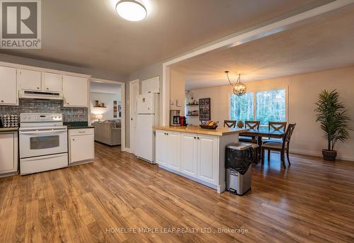 1507 Muskoka 117 Road, Bracebridge, ON - Indoor Photo Showing Kitchen