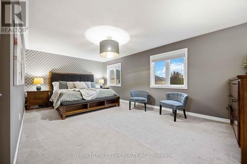67 Florence Drive, Whitby, ON - Indoor Photo Showing Bedroom