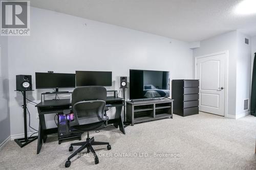 Versatile floor plan - 404 - 40 Ferndale Drive S, Barrie, ON - Indoor Photo Showing Office