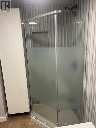 B1 - 35 Lilywood Road, Toronto, ON - Indoor Photo Showing Bathroom