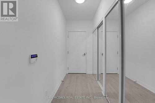 1010 - 110 Marine Parade Drive, Toronto, ON - Indoor Photo Showing Other Room