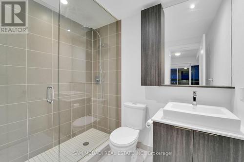 1010 - 110 Marine Parade Drive, Toronto, ON - Indoor Photo Showing Bathroom