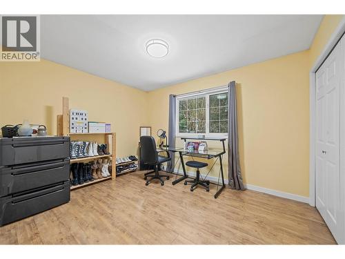 2421 Mount Tuam Crescent, Sorrento, BC - Indoor Photo Showing Office