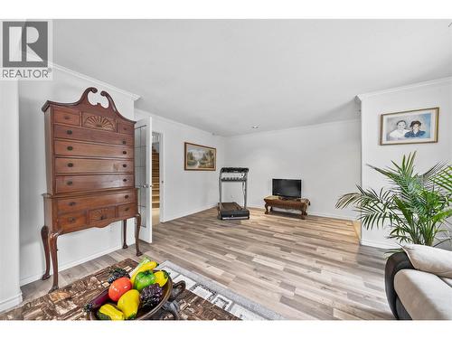 2421 Mount Tuam Crescent, Sorrento, BC - Indoor