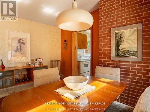 46 Henley Drive, St. Catharines (Martindale Pond), ON - Indoor