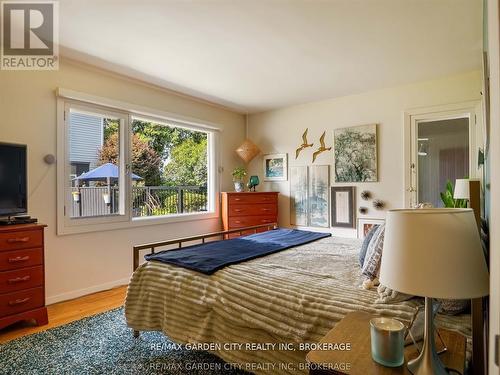 46 Henley Drive, St. Catharines (Martindale Pond), ON - Indoor Photo Showing Bedroom