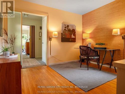 46 Henley Drive, St. Catharines (Martindale Pond), ON - Indoor