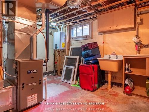 46 Henley Drive, St. Catharines (Martindale Pond), ON - Indoor Photo Showing Basement