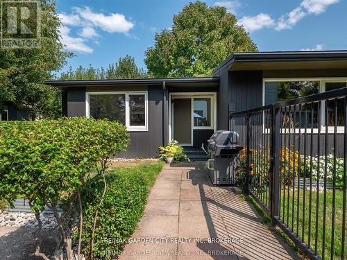 46 Henley Drive, St. Catharines (Martindale Pond), ON - Outdoor