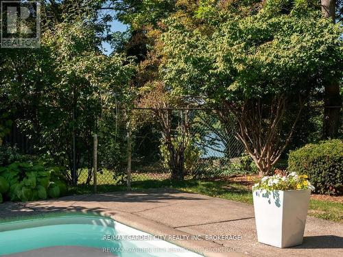 46 Henley Drive, St. Catharines (Martindale Pond), ON - Outdoor With In Ground Pool