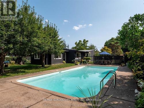 46 Henley Drive, St. Catharines (Martindale Pond), ON - Outdoor With In Ground Pool With Backyard