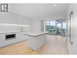 4001 720 FARROW STREET  Coquitlam, BC V3J 7L6