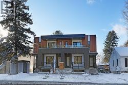 B - 956 FISHER AVENUE  Ottawa, ON K1Z 6P4