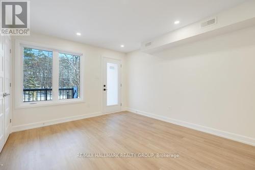 B - 956 Fisher Avenue, Ottawa, ON - Indoor Photo Showing Other Room