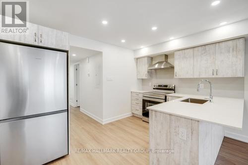 B - 956 Fisher Avenue, Ottawa, ON - Indoor Photo Showing Kitchen With Stainless Steel Kitchen With Upgraded Kitchen