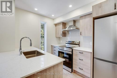 A - 958 Fisher Avenue, Ottawa, ON - Indoor Photo Showing Kitchen With Stainless Steel Kitchen