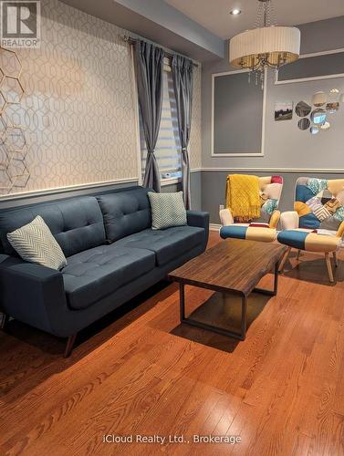 5 Trentonian Street, Brampton, ON - Indoor Photo Showing Living Room
