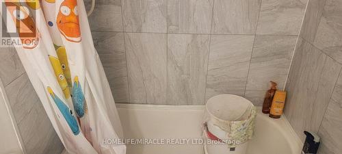 1407 - 10 Markbrook Lane, Toronto, ON - Indoor Photo Showing Bathroom