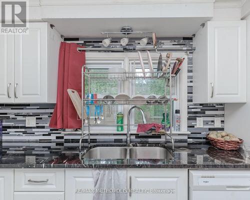 73 Edgar Drive, London North, ON - Indoor Photo Showing Kitchen With Double Sink