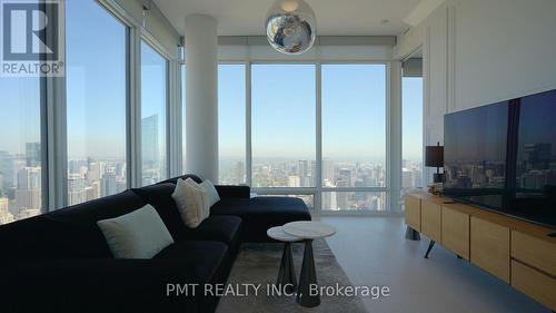 5102 - 488 University Avenue, Toronto, ON - Indoor