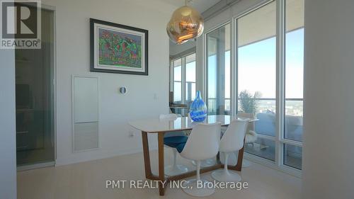 5102 - 488 University Avenue, Toronto, ON - Indoor